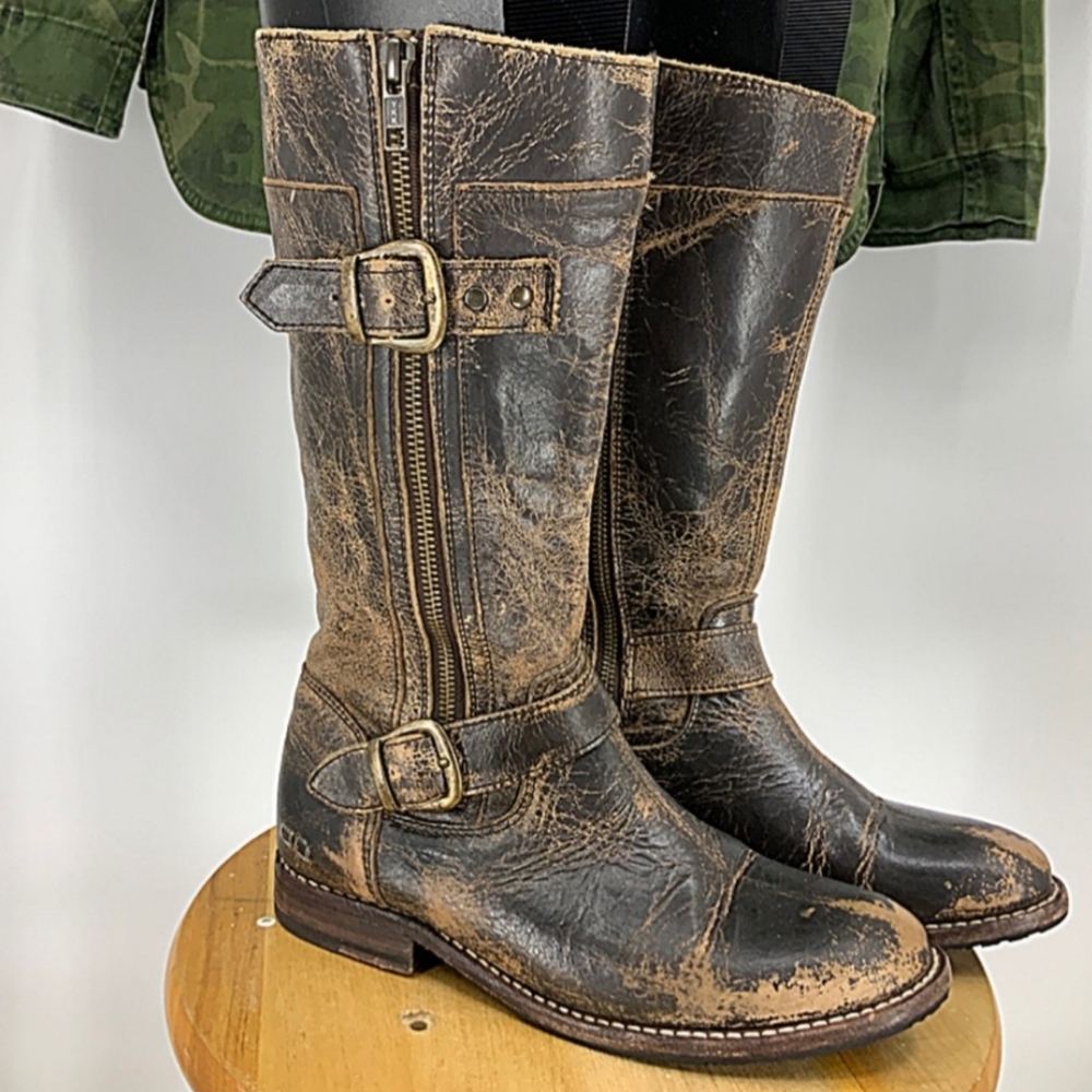 Bedstu gogo Distressed boot 7 1/2